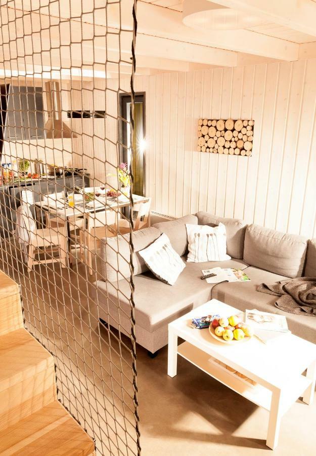 Baltic Lodge โปเบียโรโว ภายนอก รูปภาพ